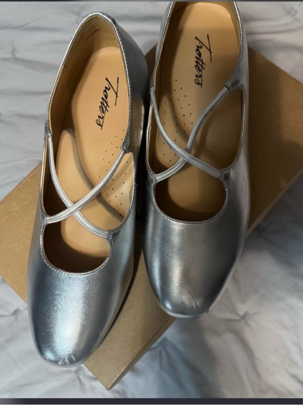 Trotters Metallic Silver Cross-Strap Ballet Flats